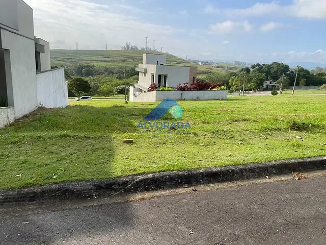 Terreno com 360m², à venda, no bairro Eugênio de Mello em São José dos Campos