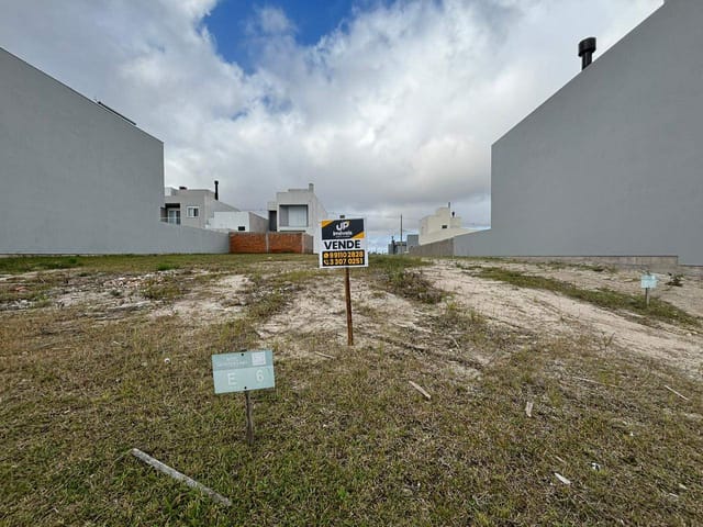 Terreno com 182m², à venda, no bairro Três Vendas em Pelotas