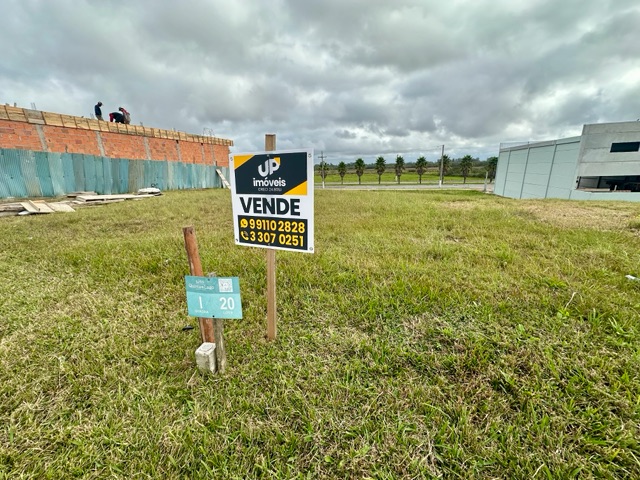 Terreno com 189m², à venda, no bairro Três Vendas em Pelotas