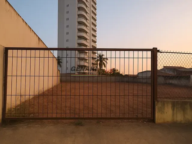Terreno com 469m², à venda, no bairro Vila Sfeir em Indaiatuba