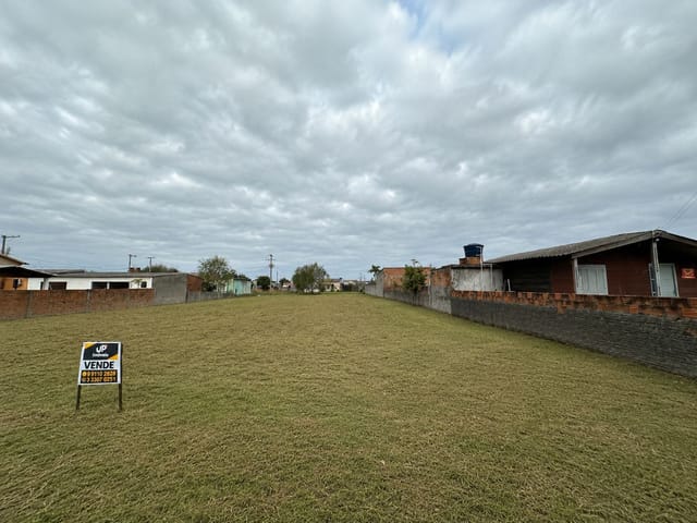 Terreno com 360m², à venda, no bairro Três Vendas em Pelotas
