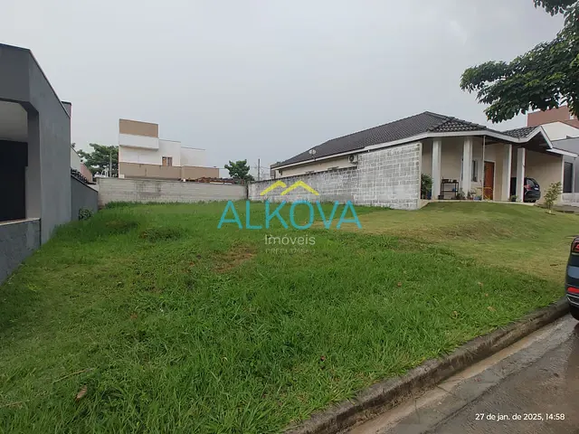 Terreno com 300m², à venda, no bairro Condomínio Terras do Vale em Caçapava