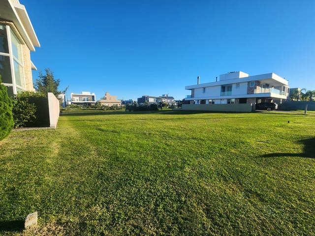 Terreno com 450m², à venda, no bairro São Gonçalo em Pelotas