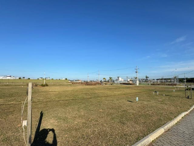 Terreno com 357m², à venda, no bairro Laranjal em Pelotas