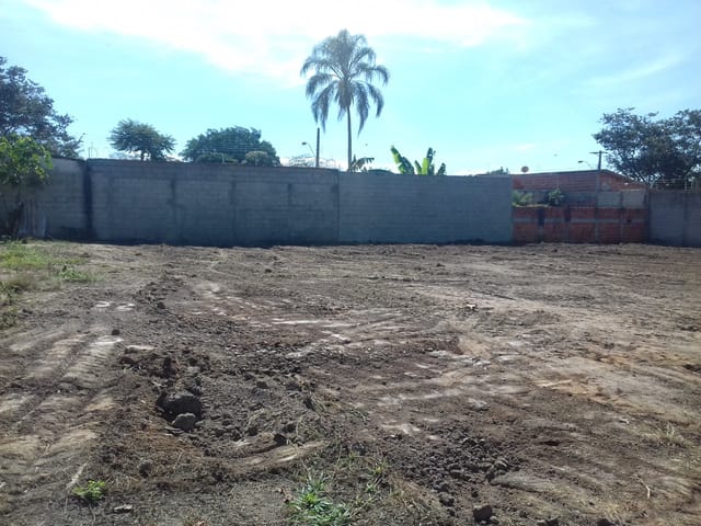 Terreno com 750m², à venda ou para alugar, no bairro Vitória Vale II em Pindamonhangaba