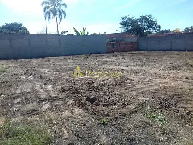 Terreno com 750m², à venda ou para alugar, no bairro Vitória Vale II em Pindamonhangaba