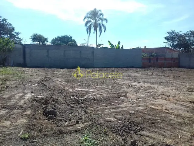 Terreno com 750m², à venda ou para alugar, no bairro Vitória Vale II em Pindamonhangaba
