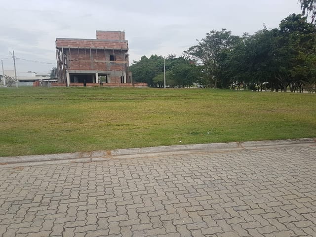 Terreno com 300m², à venda, no bairro Veredas dos Manacás em Pindamonhangaba