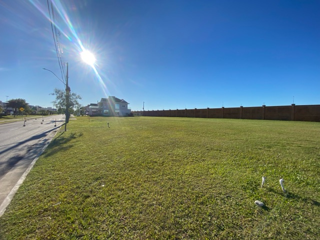 Terreno com 400m², à venda, no bairro Laranjal em Pelotas