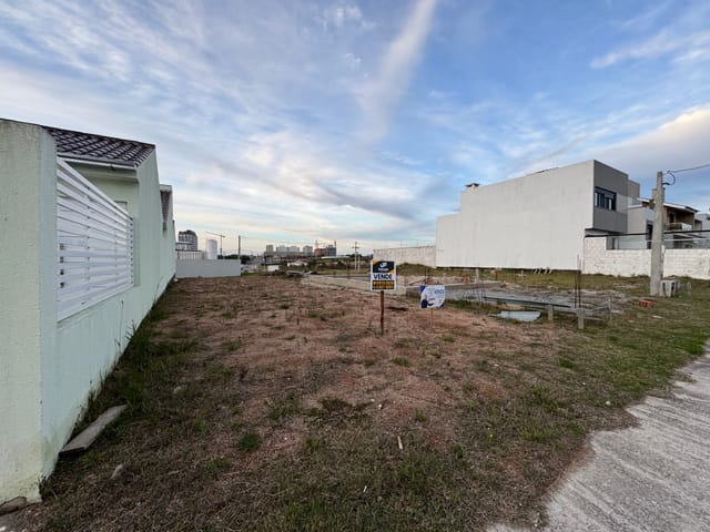 Terreno com 217m², à venda, no bairro Três Vendas em Pelotas