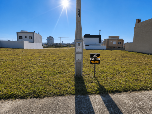 Terreno com 182m², à venda, no bairro Três Vendas em Pelotas