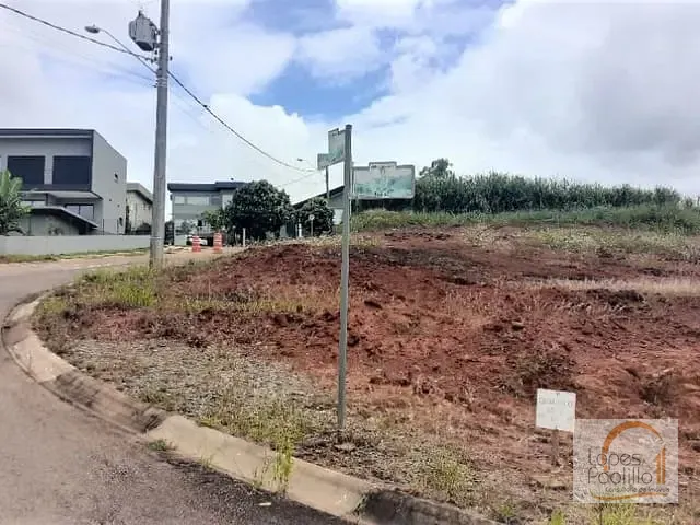 Terreno com 900m², à venda, no bairro Condomínio Residencial Shamballa III em Atibaia