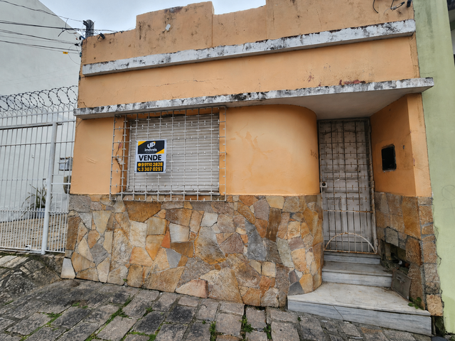 Terreno com 225m², à venda, no bairro Centro em Pelotas