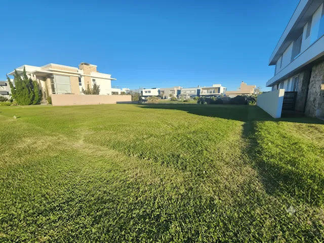 Terreno com 450m², à venda, no bairro São Gonçalo em Pelotas