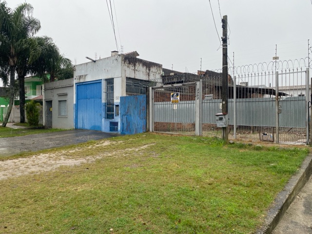 Casa com 240m², à venda, no bairro Areal em Pelotas