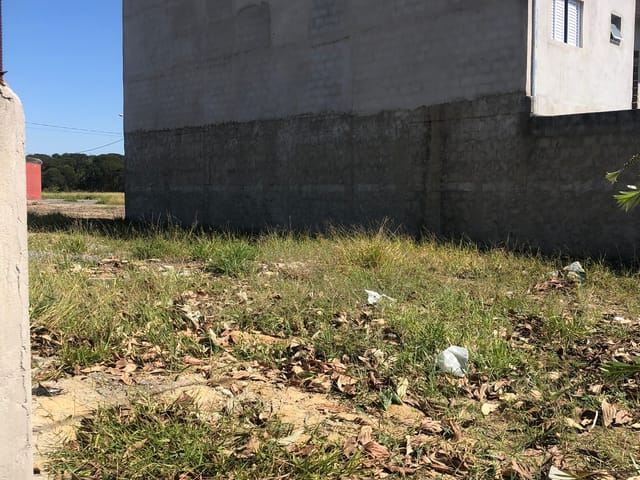 Terreno à venda, no bairro Loteamento Residencial e Comercial Araguaia em Pindamonhangaba