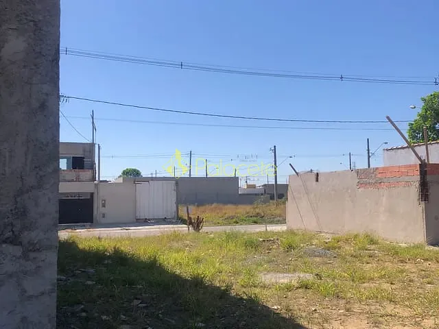 Terreno à venda, no bairro Loteamento Residencial e Comercial Araguaia em Pindamonhangaba
