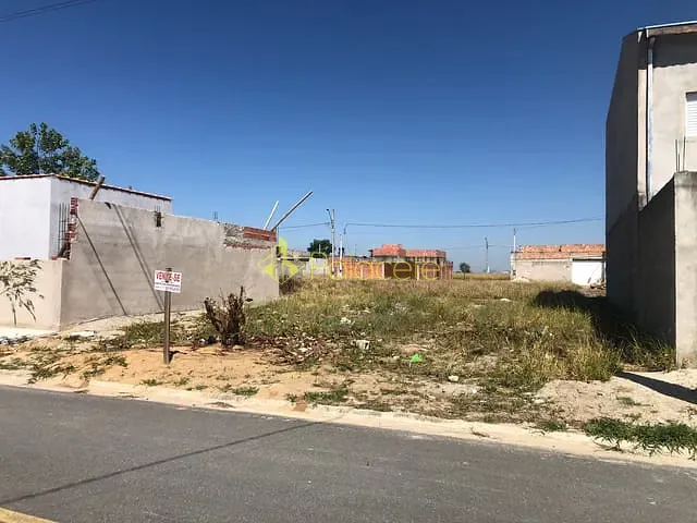 Terreno à venda, no bairro Loteamento Residencial e Comercial Araguaia em Pindamonhangaba