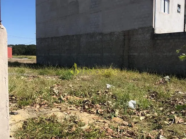 Terreno à venda, no bairro Loteamento Residencial e Comercial Araguaia em Pindamonhangaba