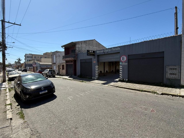 Terreno com 742m², à venda, no bairro Centro em Pelotas