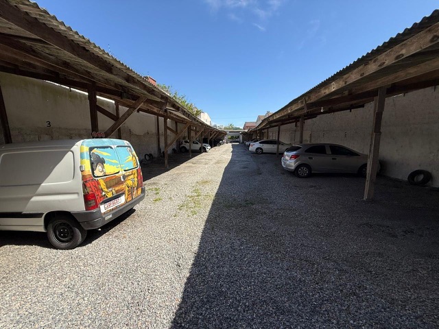 Terreno com 742m², à venda, no bairro Centro em Pelotas