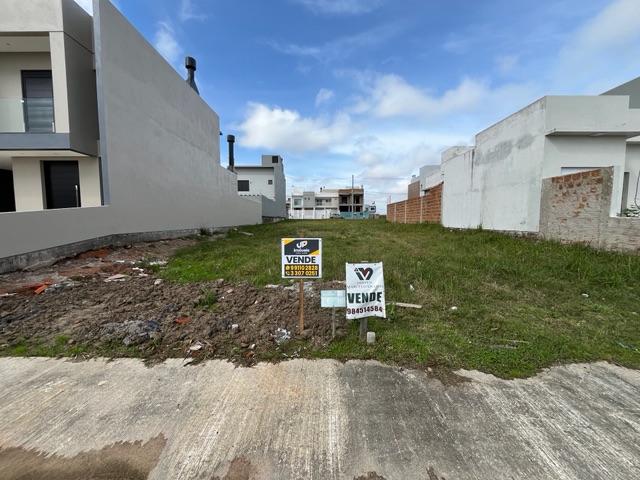Terreno com 182m², à venda, no bairro Três Vendas em Pelotas