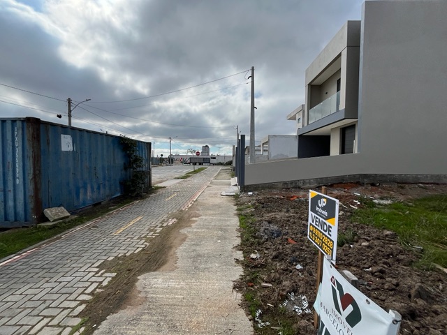 Terreno com 182m², à venda, no bairro Três Vendas em Pelotas