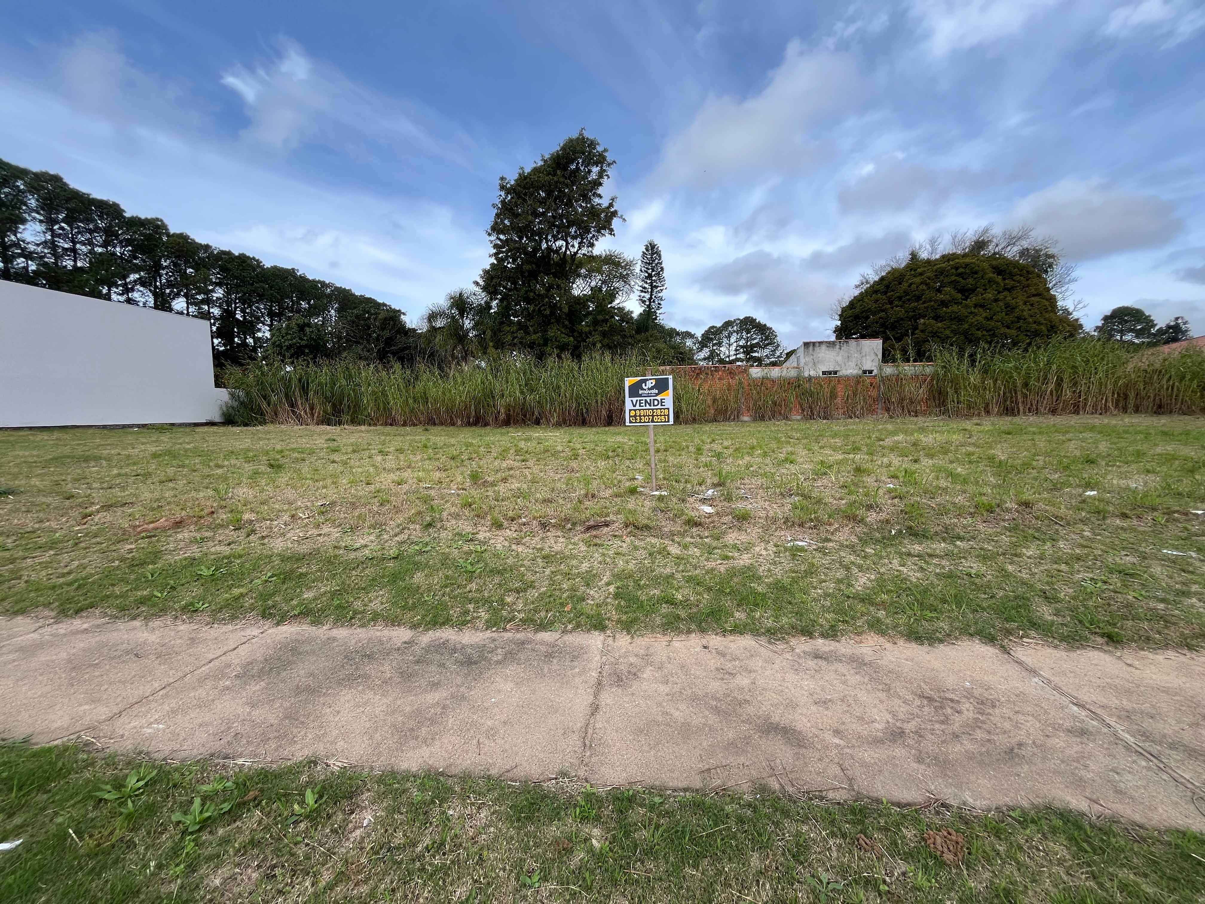 Terreno à venda no Loteamento Reserva Assumpção, Las Acácias - 250 m², sendo 10m de frente em rua pavimentada.