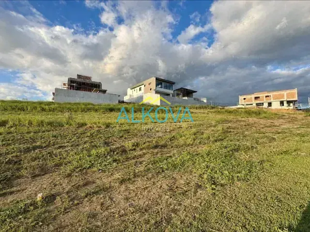 Terreno com 332m², à venda, no bairro Loteamento Terras Alpha São José dos Campos em São José dos Campos