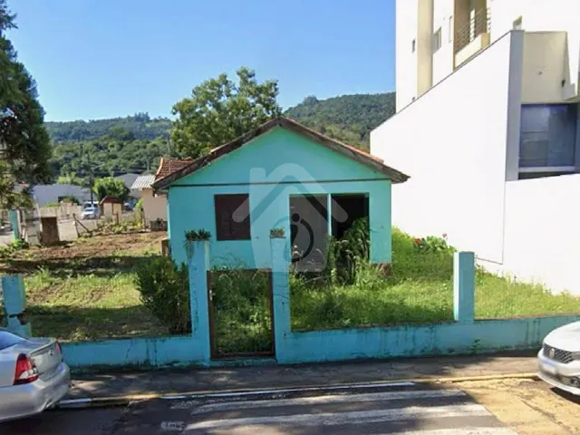 Terreno com 696m², à venda, no bairro CENTRO em Westfalia