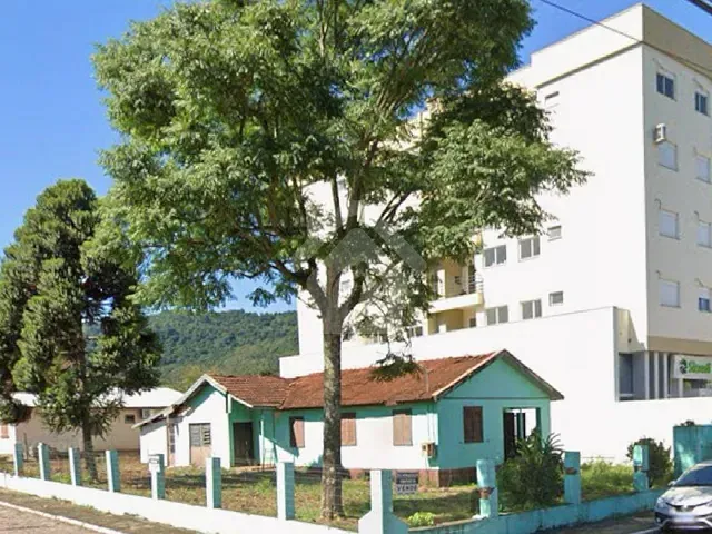 Terreno com 696m², à venda, no bairro CENTRO em Westfalia
