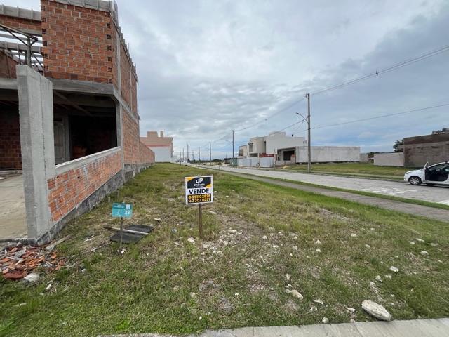 Terreno com 232m², à venda, no bairro Três Vendas em Pelotas