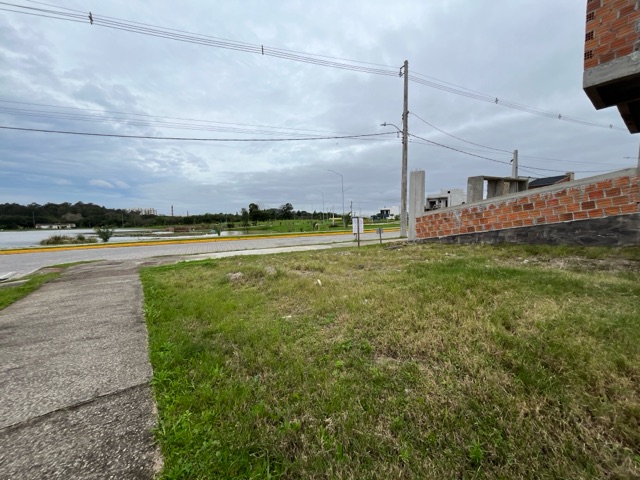 Terreno com 232m², à venda, no bairro Três Vendas em Pelotas