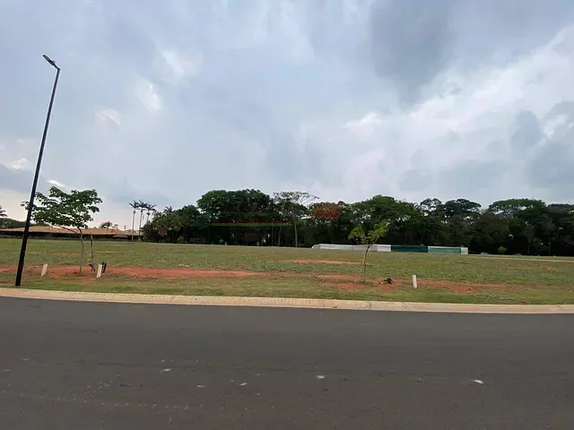 Terreno com 360m², à venda, no bairro Jardim Residencial Sapezal em Indaiatuba