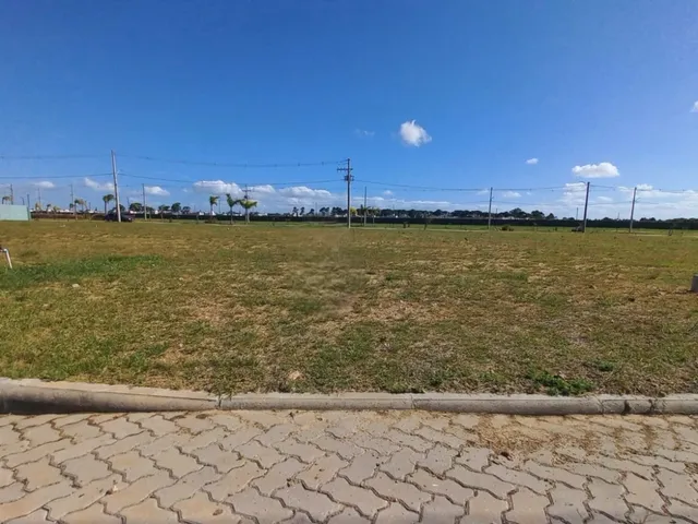 Terreno com 250m², à venda, no bairro Laranjal em Pelotas