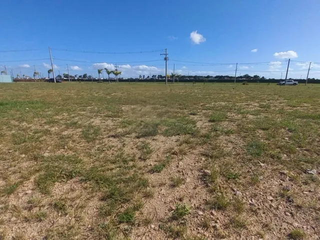Terreno com 250m², à venda, no bairro Laranjal em Pelotas