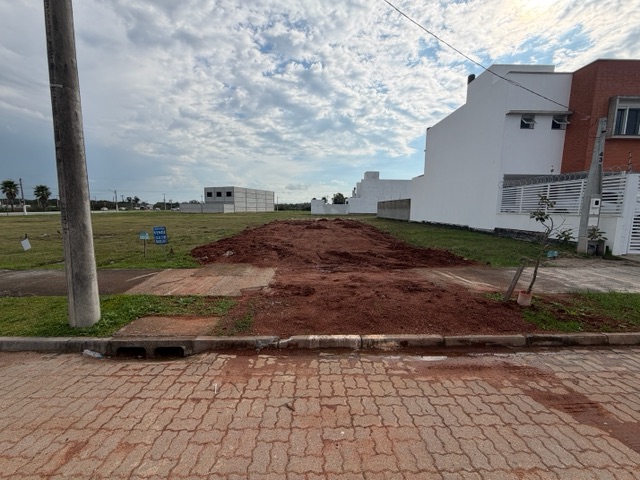 Terreno com 180m², à venda, no bairro Três Vendas em Pelotas