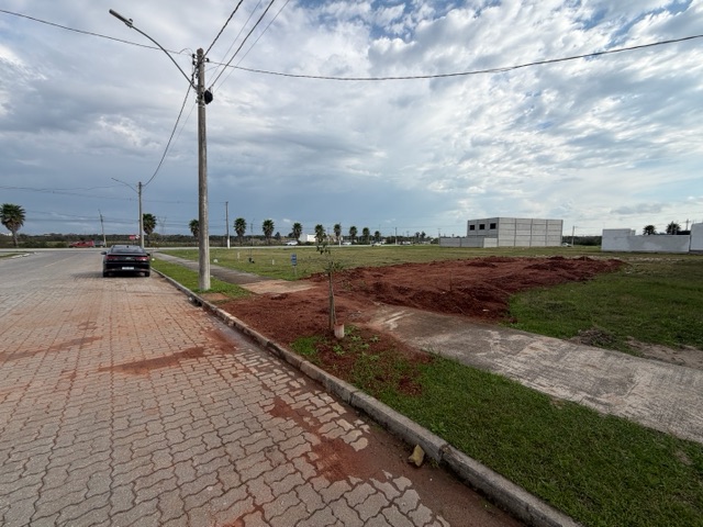 Terreno com 180m², à venda, no bairro Três Vendas em Pelotas