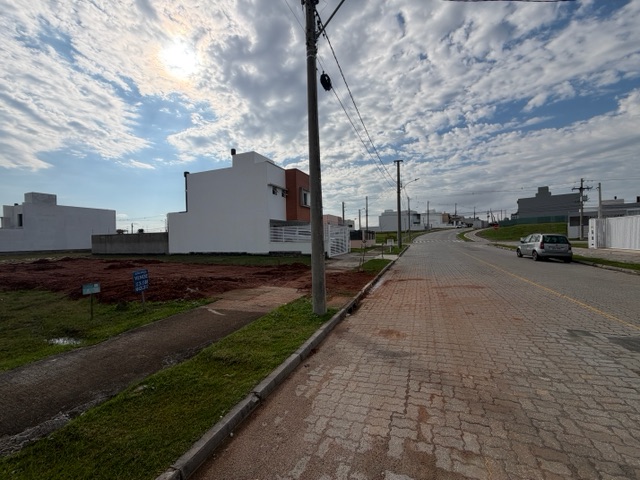 Terreno com 180m², à venda, no bairro Três Vendas em Pelotas