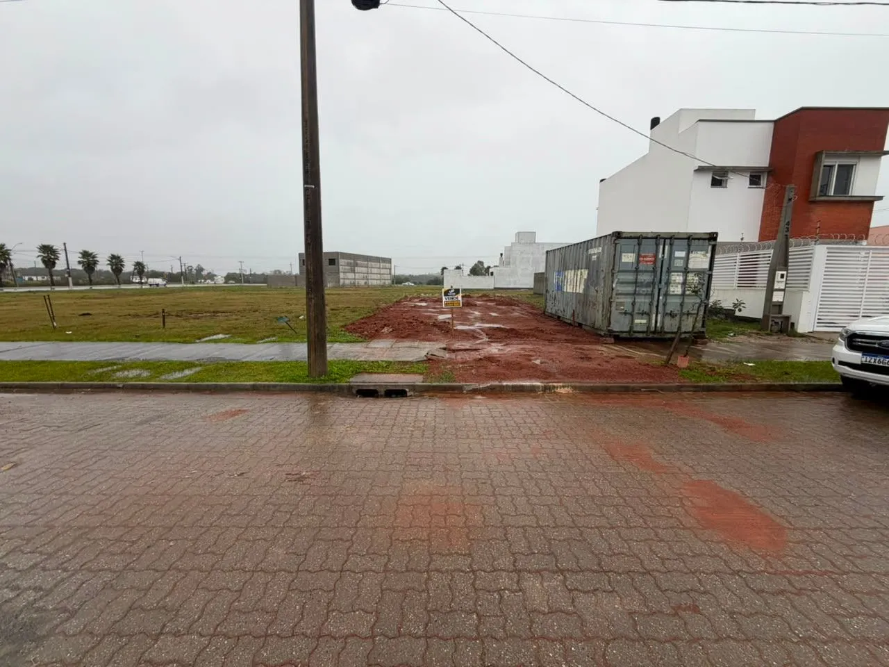 Terreno à venda no Quinta do Lago, Três Vendas - 179 m² de área total em região de grande expansão.