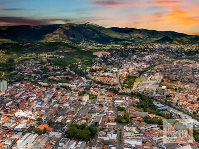 Terreno com 160m², à venda, no bairro Jardim Planalto do Tanque em Atibaia