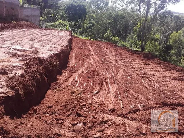 Terreno com 160m², à venda, no bairro Jardim Planalto do Tanque em Atibaia