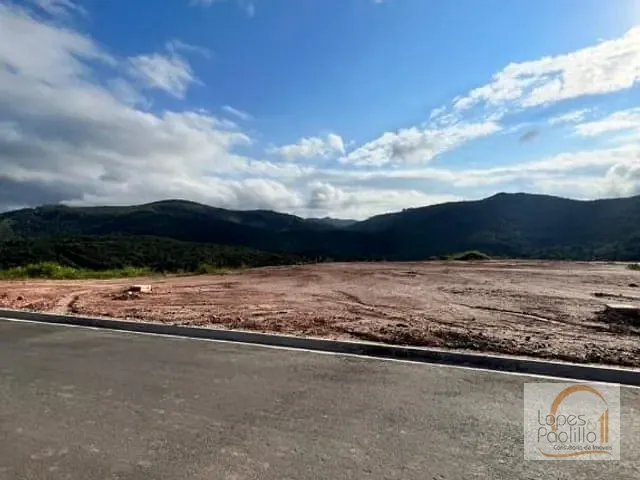 Terreno com 300m², à venda, no bairro Jardim Santa Fe em Bom Jesus dos Perdões
