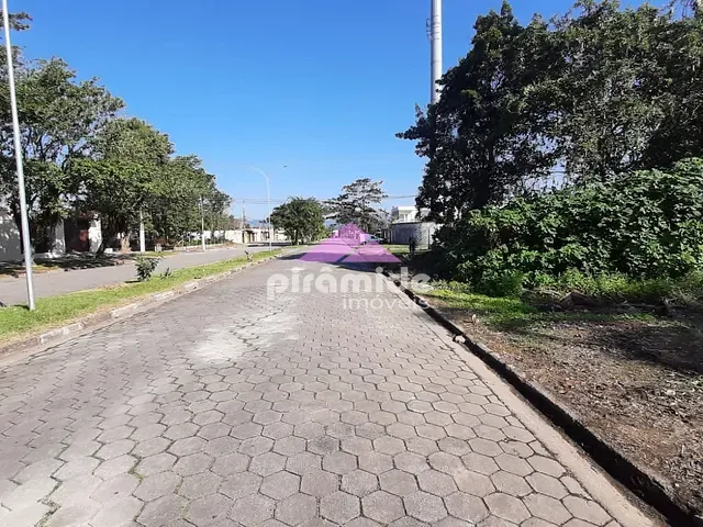 Terreno com 500m², à venda, no bairro Praia das Palmeiras em Caraguatatuba