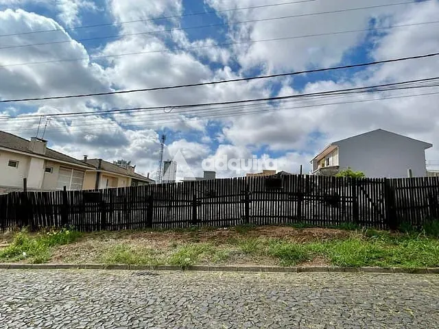 Terreno com 743m², à venda, no bairro Orfãs em Ponta Grossa