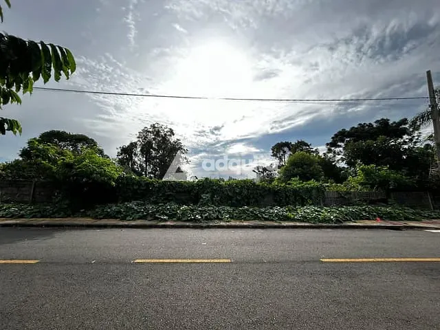 Terreno com 462m², à venda, no bairro Orfãs em Ponta Grossa