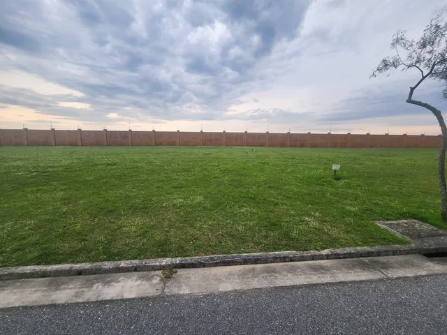 Terreno com 380m², à venda, no bairro Laranjal em Pelotas