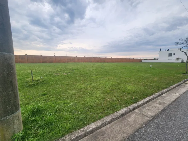 Terreno com 380m², à venda, no bairro Laranjal em Pelotas