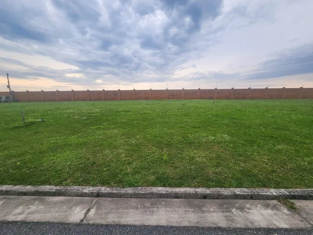 Terreno com 380m², à venda, no bairro Laranjal em Pelotas