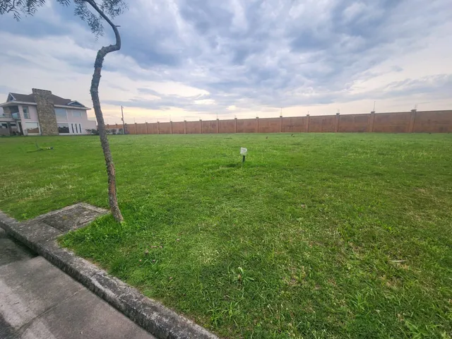 Terreno com 380m², à venda, no bairro Laranjal em Pelotas